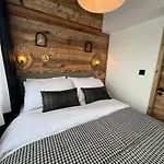 Courchecoeur Apartment