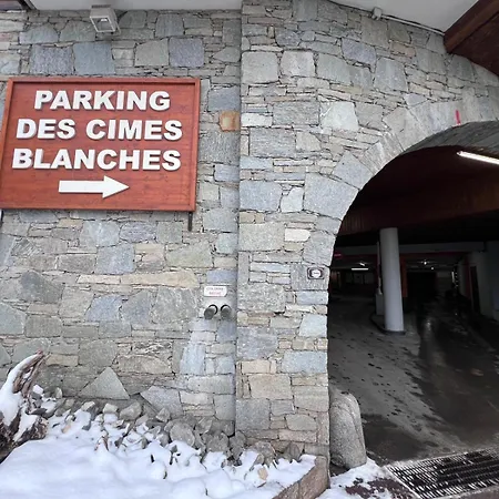 Courchecoeur Apartman *